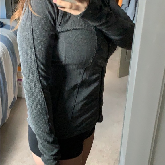 Zip up - Picture 2 of 4